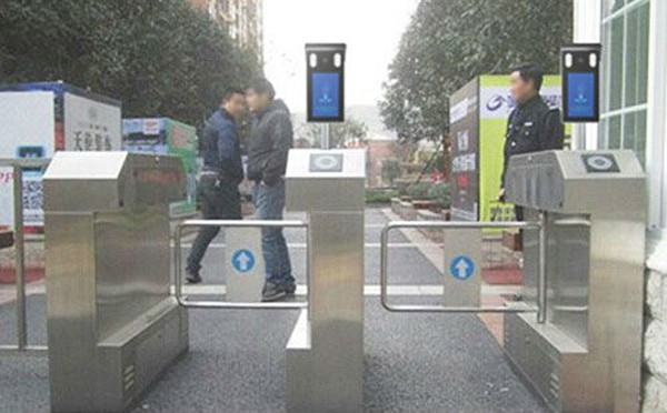 人臉識別閘機